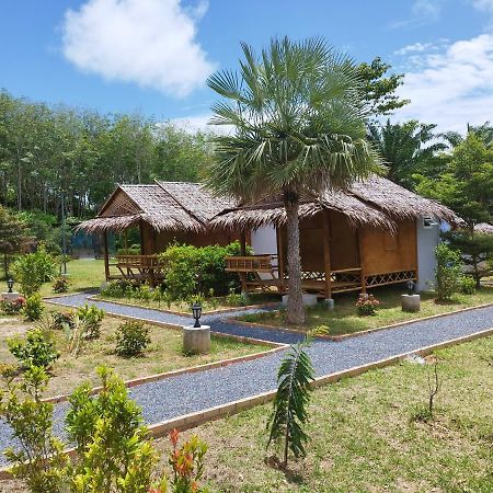 Palm Garden Bungalows Ко-Ланта Экстерьер фото